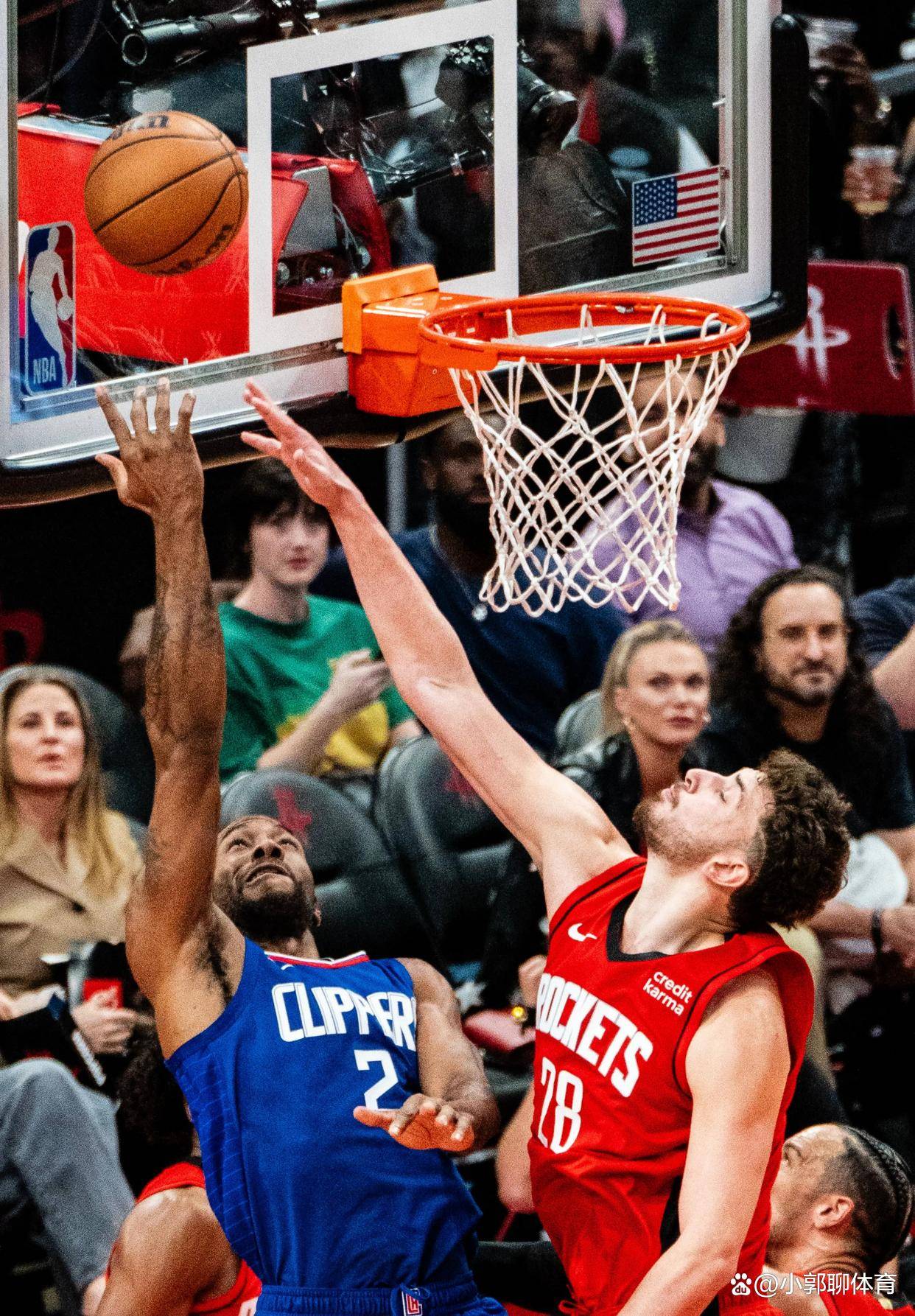 包含洛杉矶快船围绕法国杯远射贴柱新奥尔良鹈鹕围绕意大利杯回应争议，媒体一致点评：费耶诺德官宣签约备战亚冠的词条